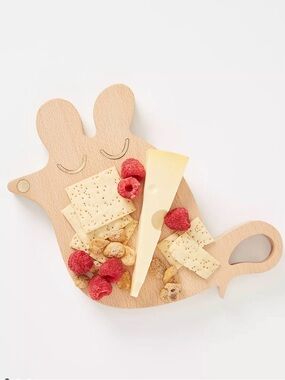 Anthropologie Juliana Mouse Cheeseboard in Natural Beechwood